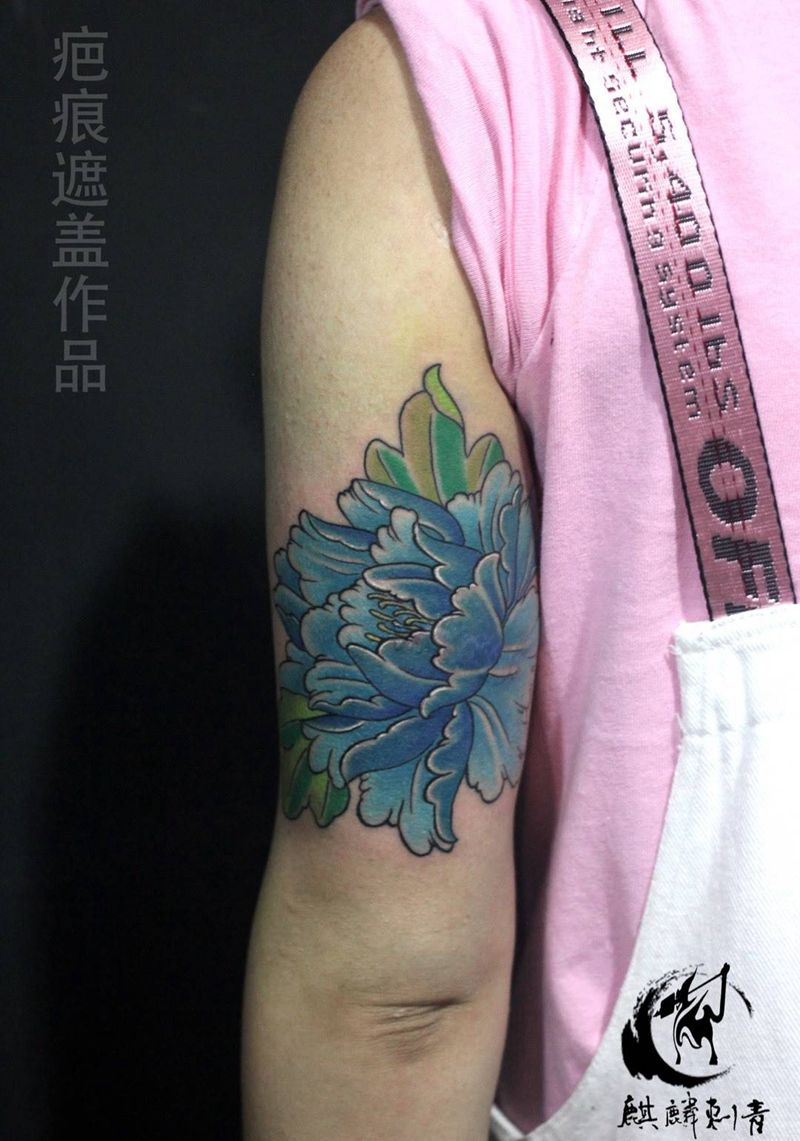 牡丹遮盖疤痕纹身图片_成品手臂传统植物遮盖牡丹彩色花卉纹身图案