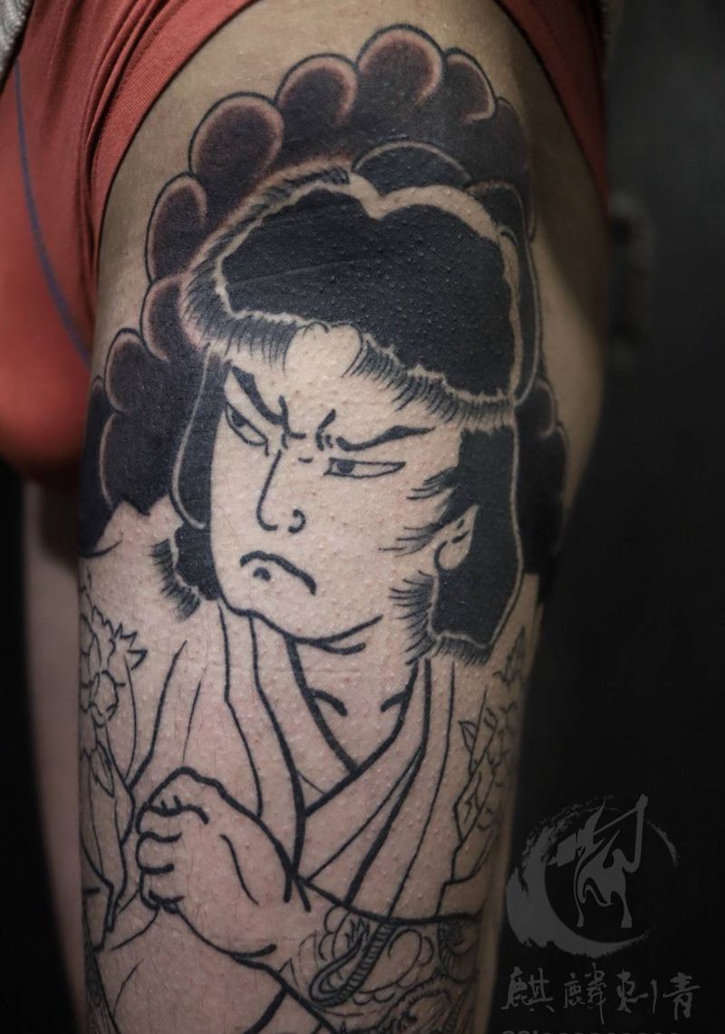 日式花腿完成局部纹身图片_成品腿部传统黑灰人物宗教日式民族纹身图案