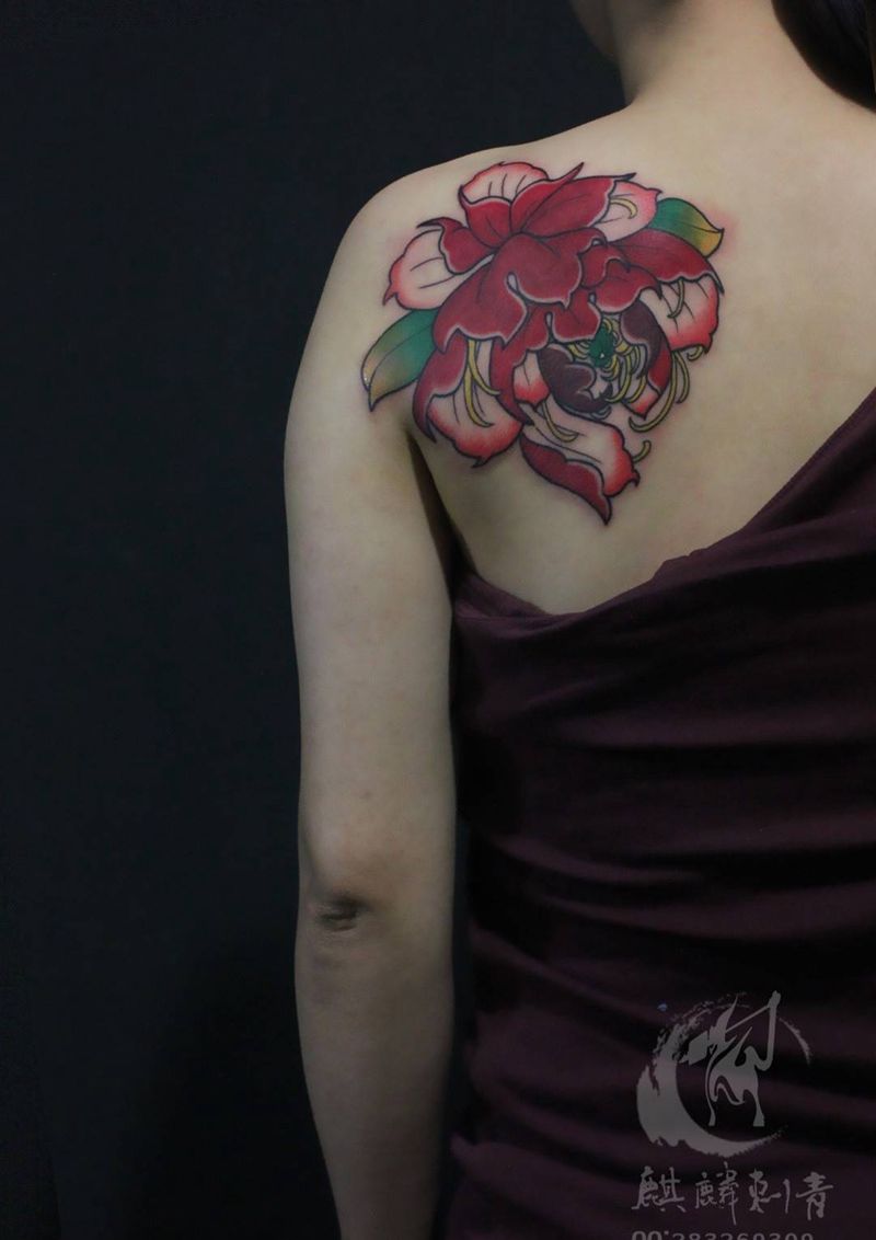 后肩牡丹纹身图片_成品肩部传统植物花卉彩色牡丹纹身图案