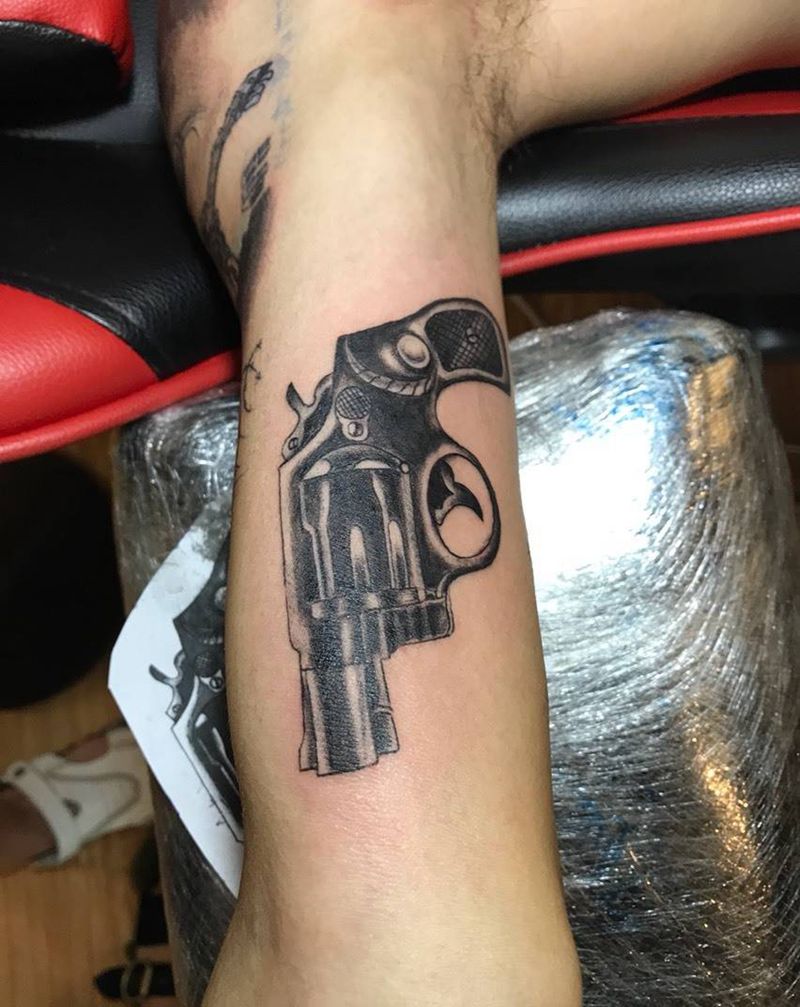 手枪纹身图片
