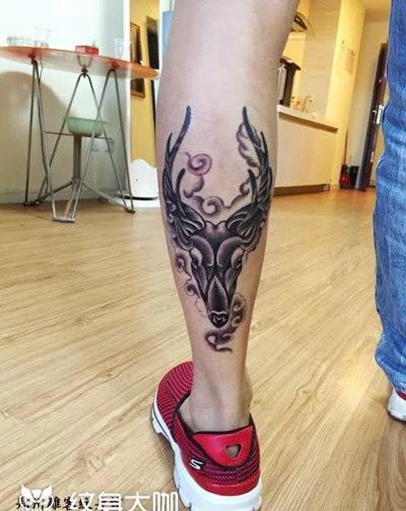 鹿纹身图片_成品脚部腿部传统动物郑州纹身图案