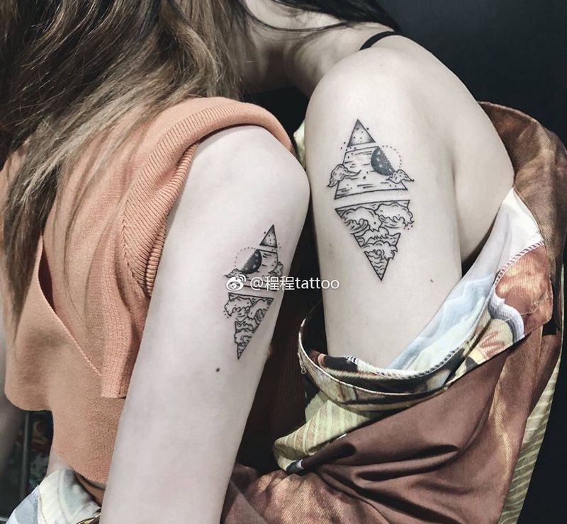 情侣纹身几何纹身图片_手臂几何纹身图案