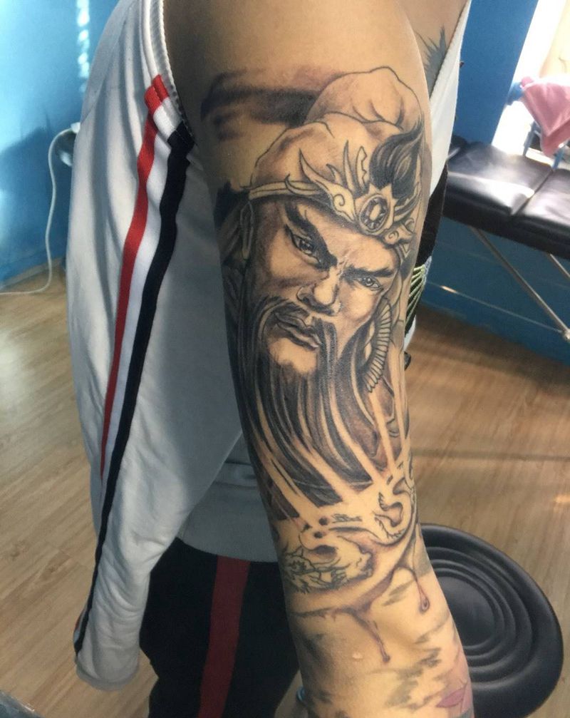 耍大刀纹身图片