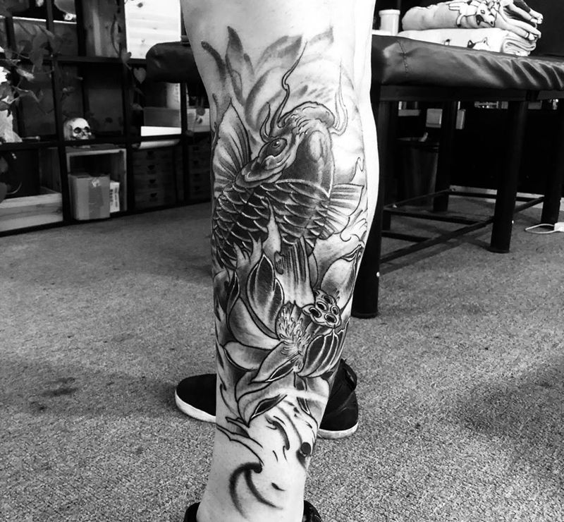 小腿 锦鲤纹身图片