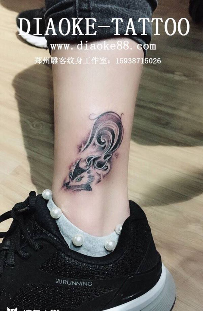 狐狸纹身图片_成品脚部欧美动物培训郑州人体穿孔纹身图案