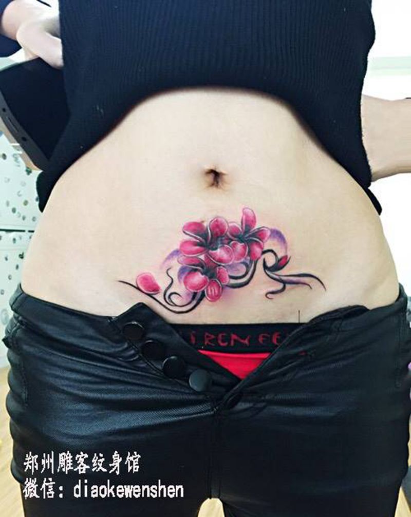 刨腹产疤痕遮盖纹身图片_成品腹部欧美植物郑州纹身图案