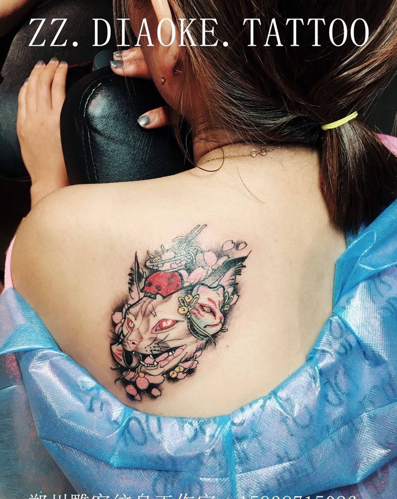 狐狸面具纹身图片_成品背部欧美动物郑州人体穿孔纹身图案