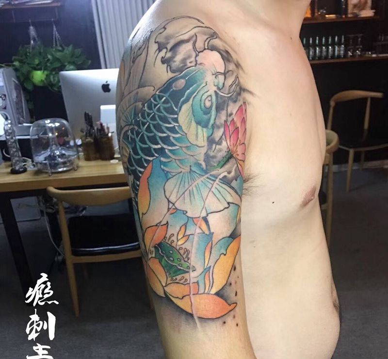 传统图案 锦鲤纹身图片