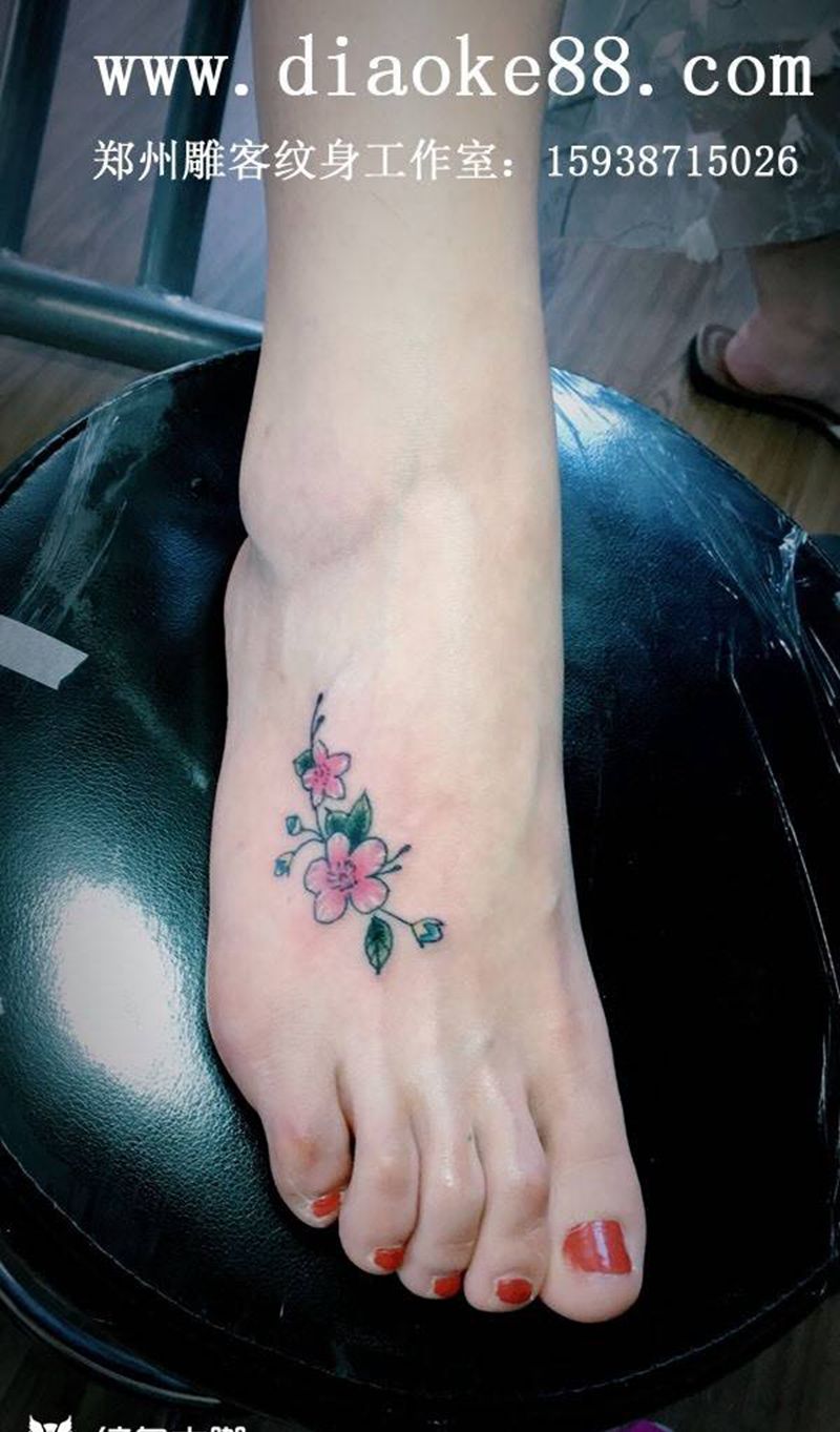 脚部纹身图案纹身图片_成品脚部传统植物郑州人体穿孔纹身图案