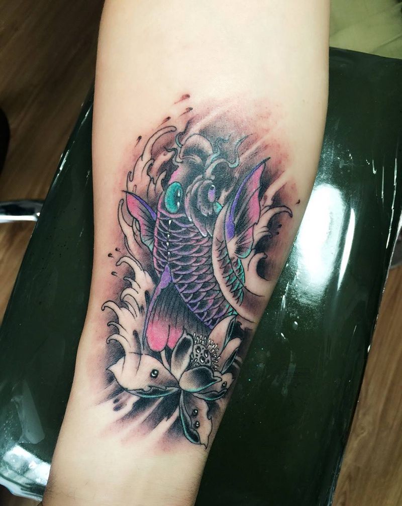 招财鱼纹身图片_成品手臂传统动物郑州纹身图案