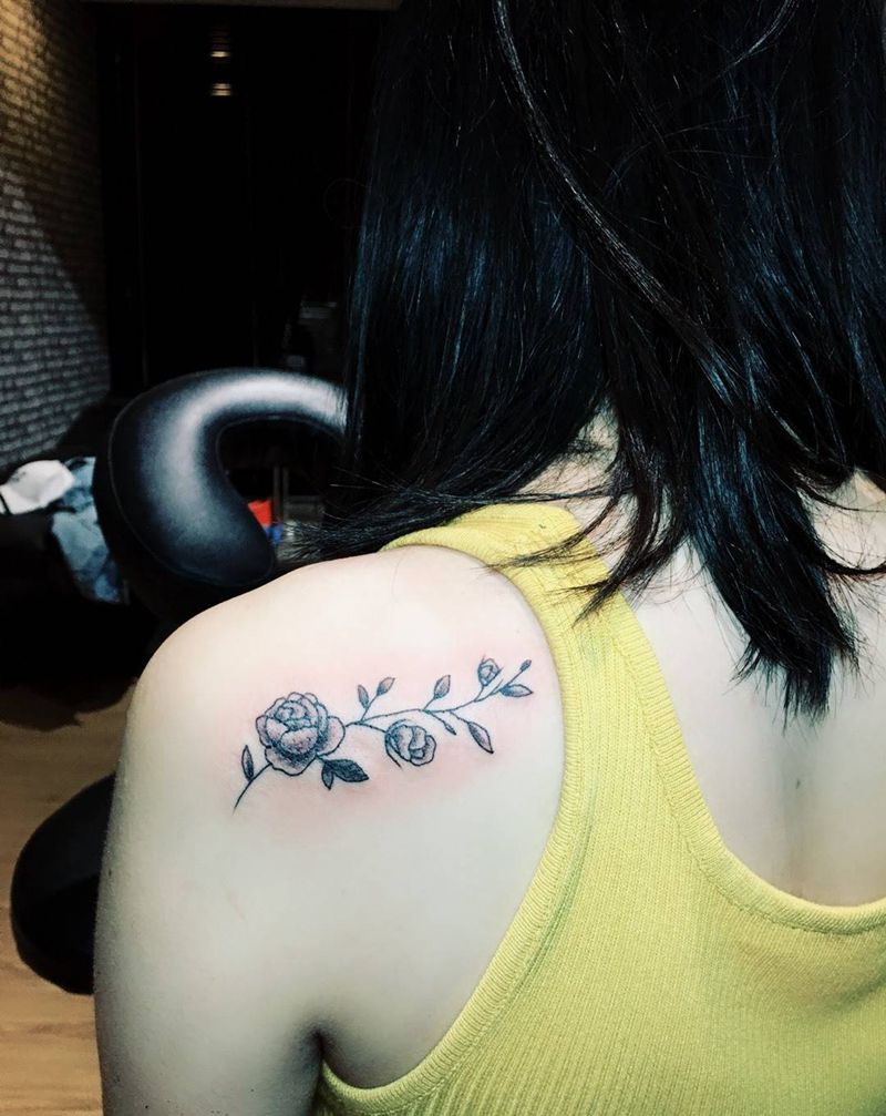 肩花纹身图片_肩部新传统纹身图案