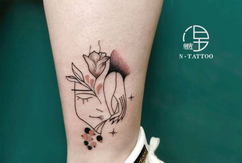 线型少女纹身图片_腿部几何纹身图案