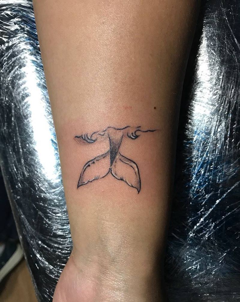 小鱼尾纹身图片