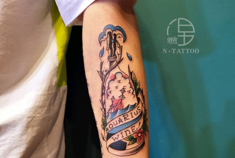 水瓶座纹身图片_手臂Old School纹身图案