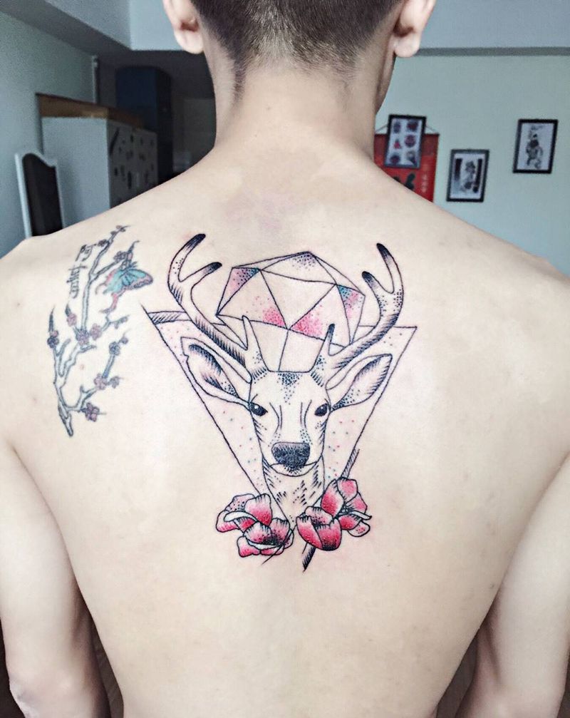 麋鹿纹身图片_成品背部传统动物郑州培训纹身图案