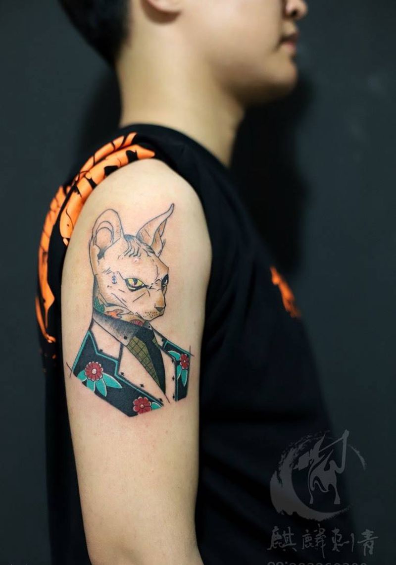 猫先生纹身图片_成品手臂欧美几何动物彩色线条简约纹身图案