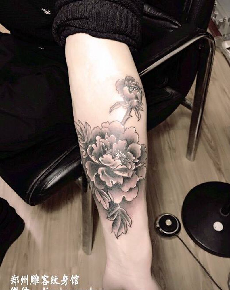 富贵牡丹纹身图片_成品手臂传统植物郑州纹身图案