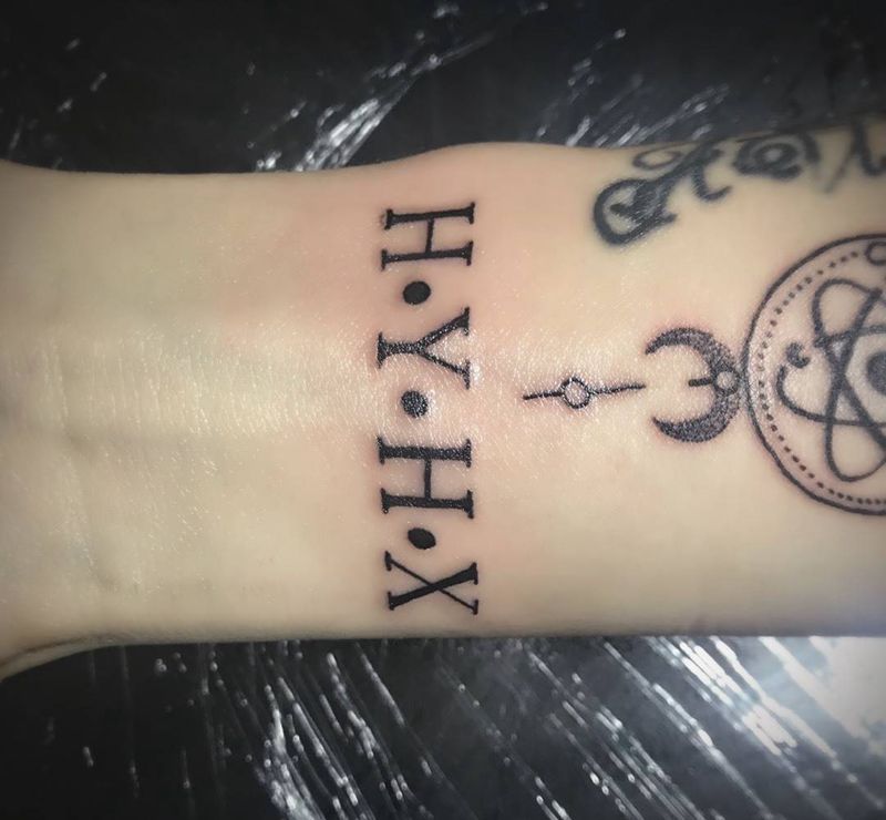 字母纹身图片