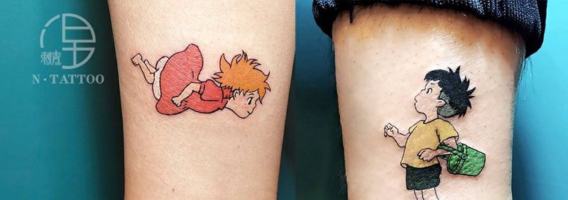 波妞宗介纹身图片_腿部水彩卡通纹身图案