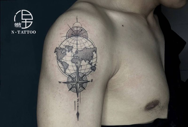 地球纹身图片_肩部几何纹身图案