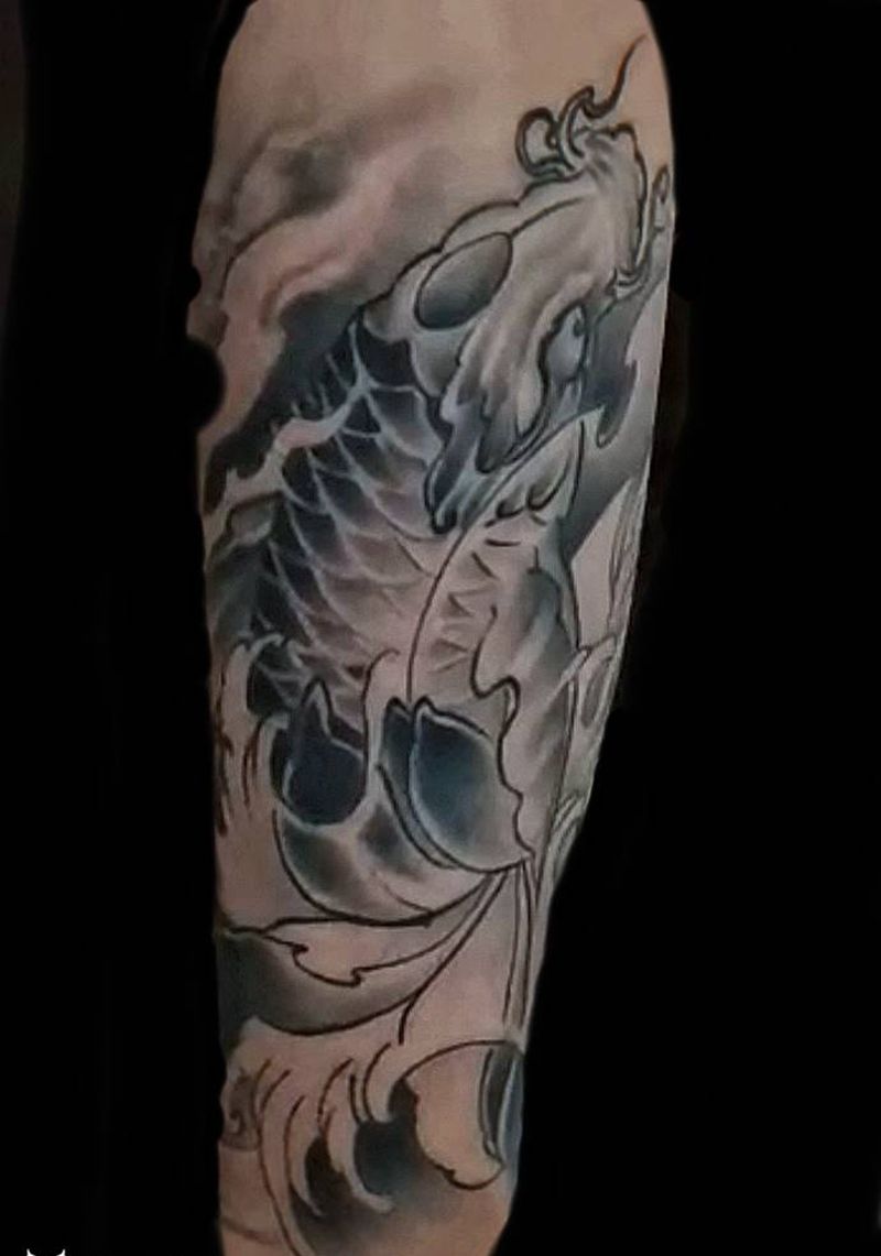 鱼纹身图片_腿部纹身图案