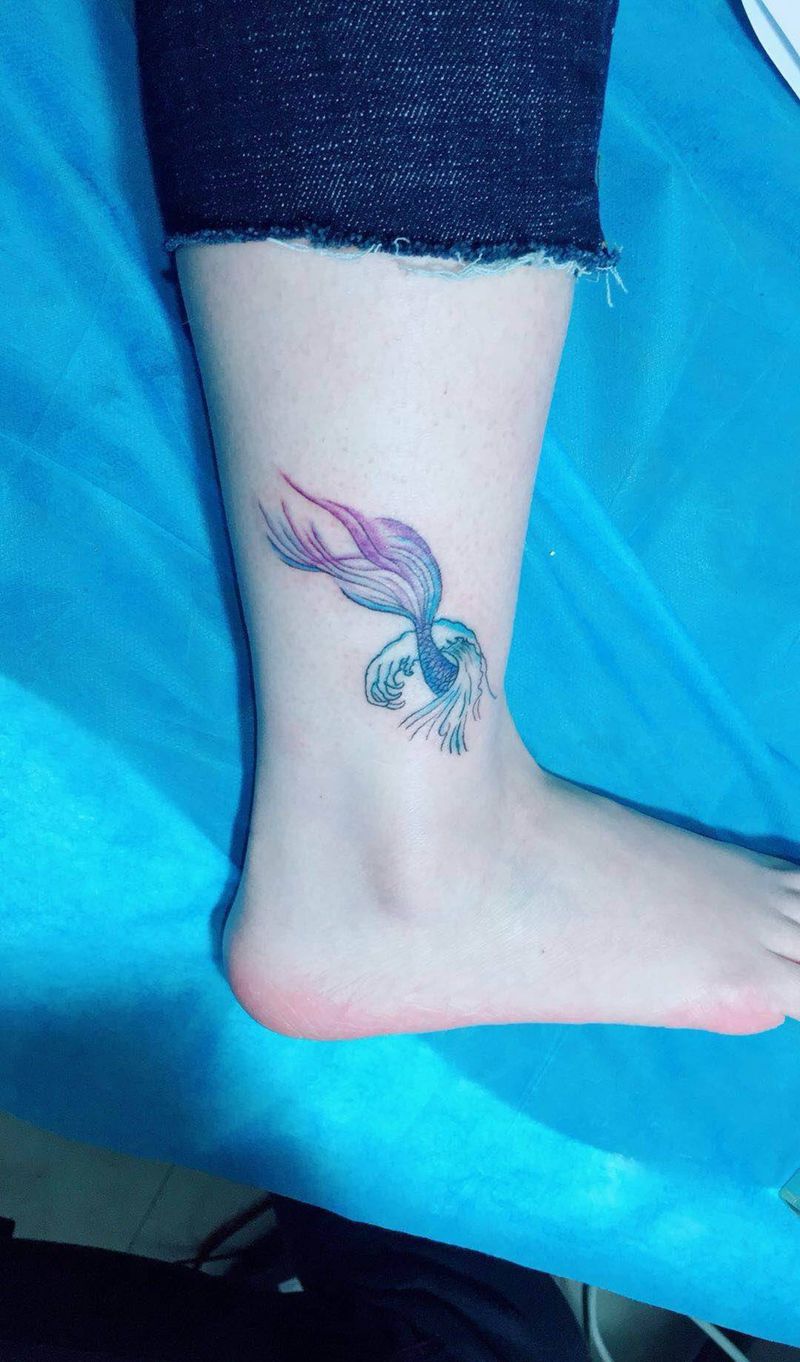 藏头露尾纹身图片