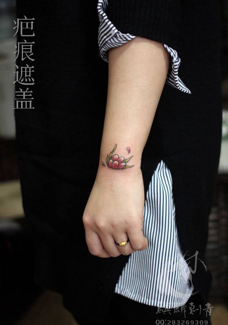 遮盖疤痕纹身图片_成品手臂清新植物花卉简约遮盖纹身图案