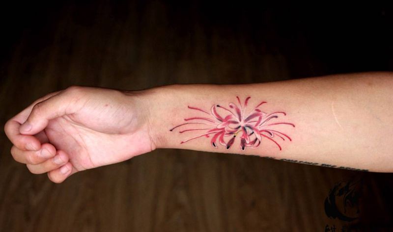 彼岸花纹身图片_成品手臂清新植物静物纹身图案