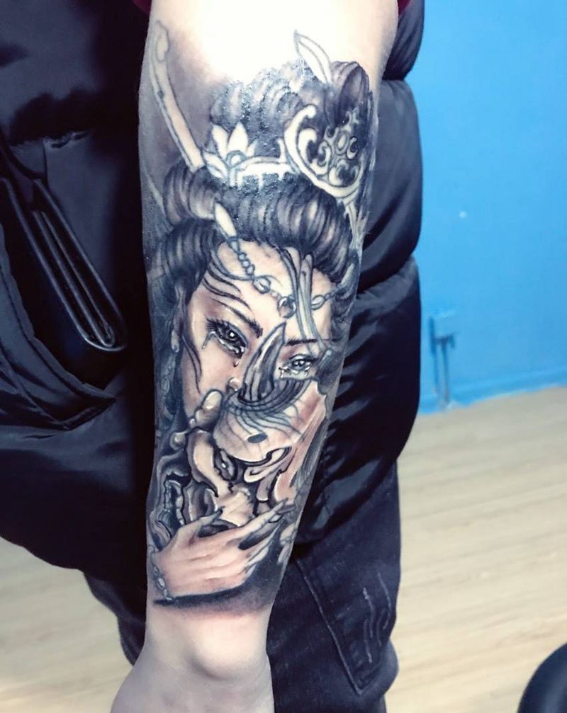 哭泣的美人纹身图片