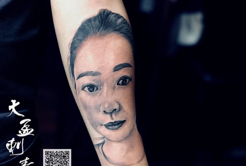 小臂肖像写实纹身图片_手臂欧美写实纹身图案