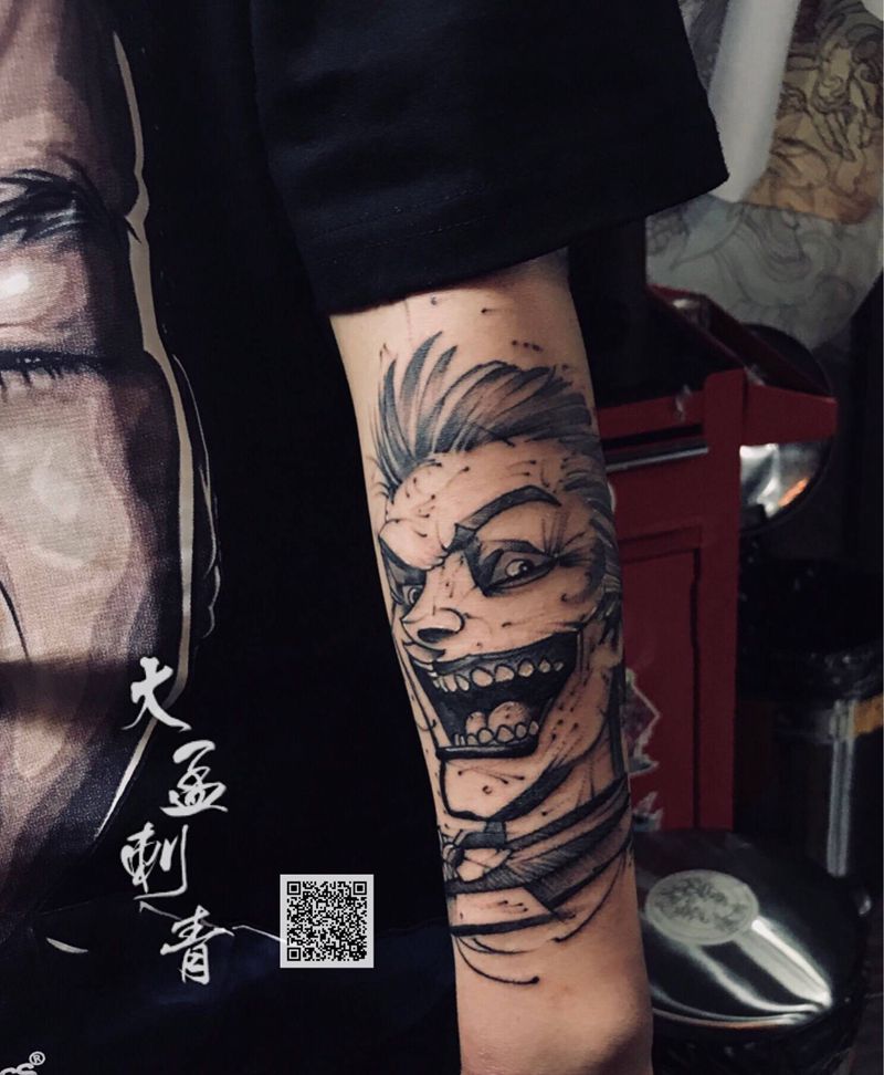 小丑纹身图片_手臂纹身图案