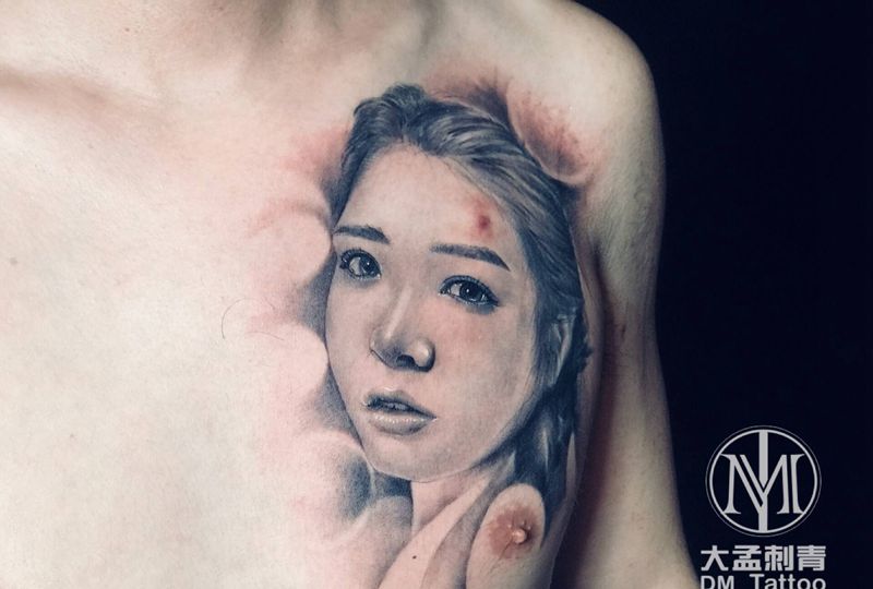 肖像写实纹身图片_胸部欧美写实纹身图案