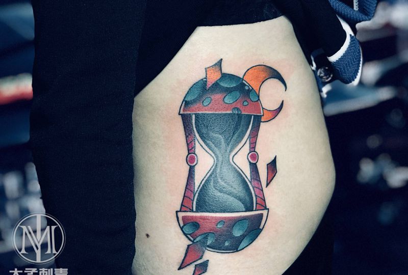沙漏遮盖旧纹身纹身图片_腰部Old School纹身图案