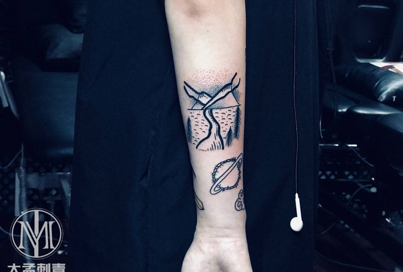 小清新小图拼接纹身图片_手臂点刺纹身图案