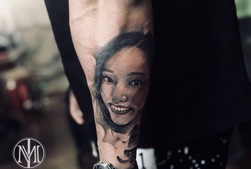 肖像写实纹身图片_手臂欧美写实纹身图案