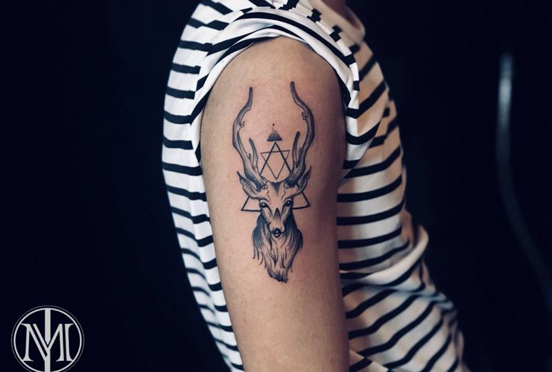 麋鹿纹身图片_手臂几何纹身图案