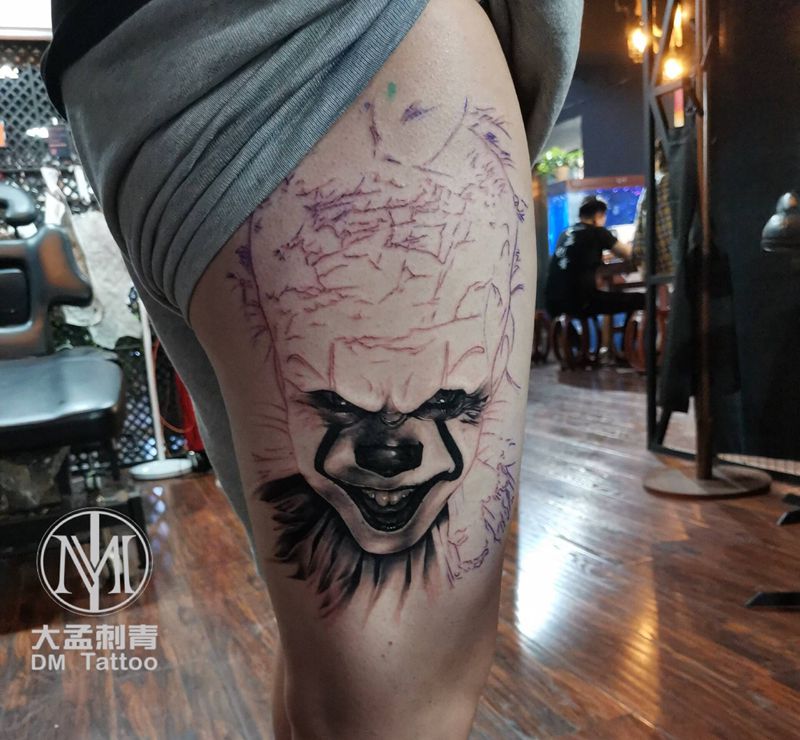 小丑（未完待续）纹身图片_腿部欧美写实纹身图案