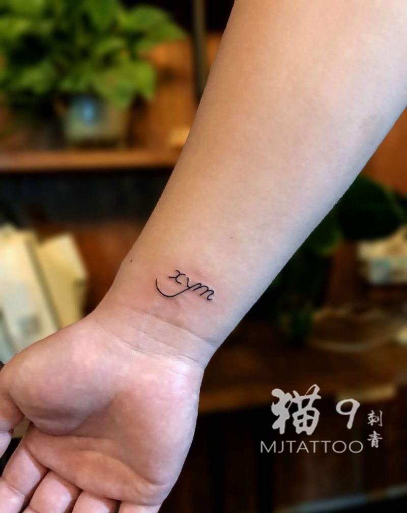 小字母纹身图片