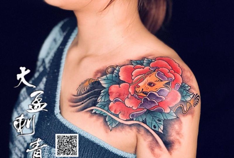 牡丹遮盖旧纹身纹身图片_胸部新传统纹身图案