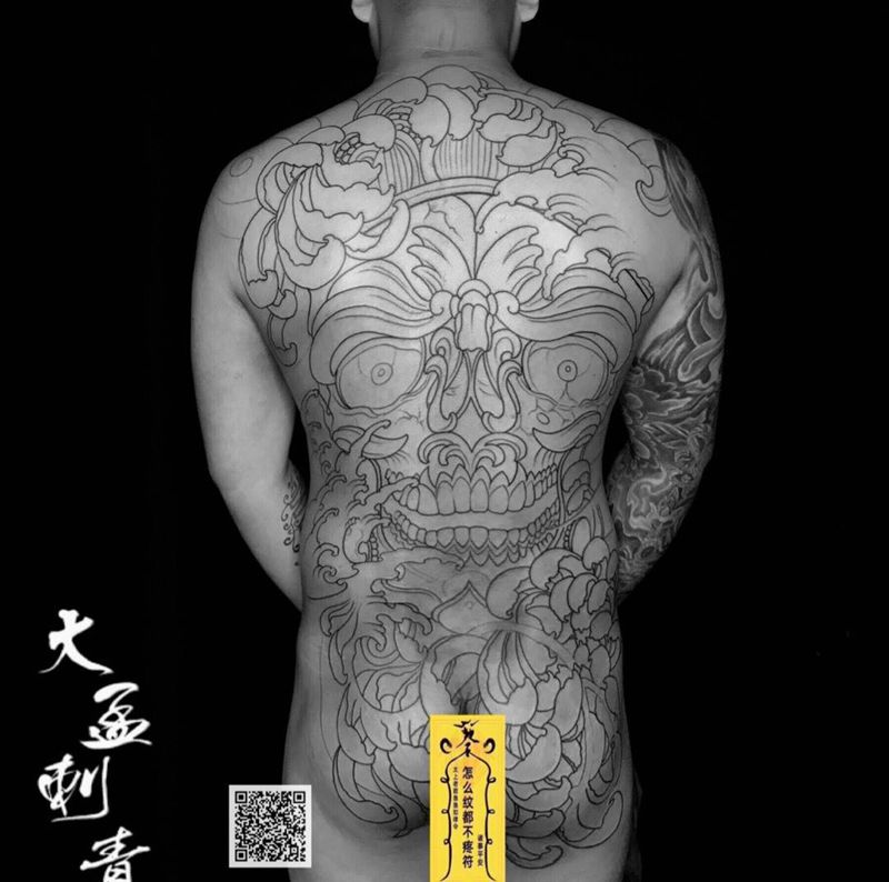 满背嘎巴拉纹身图片_背部新传统纹身图案