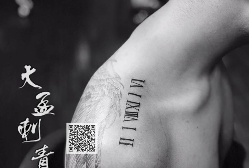 罗马数字纹身图片_肩部小清新纹身图案