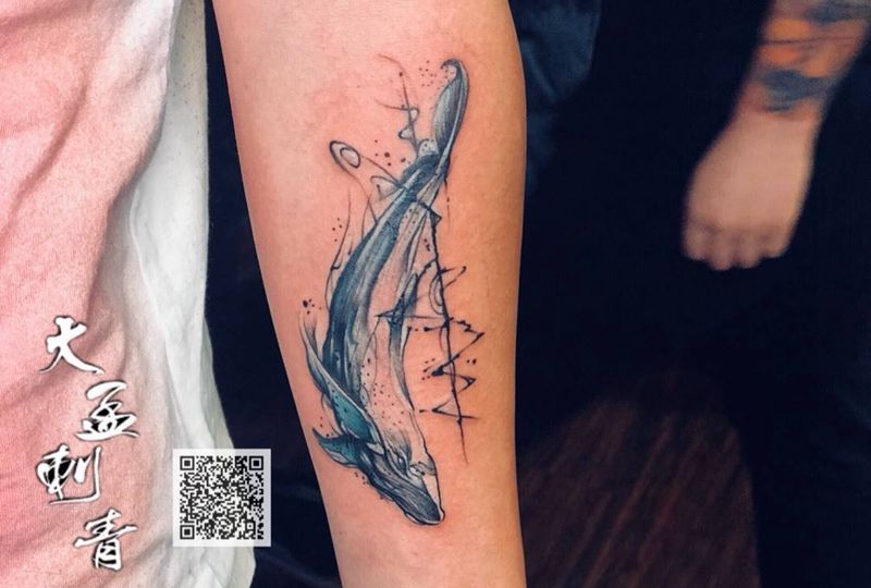 水彩鲸鱼纹身图片_手臂水彩纹身图案