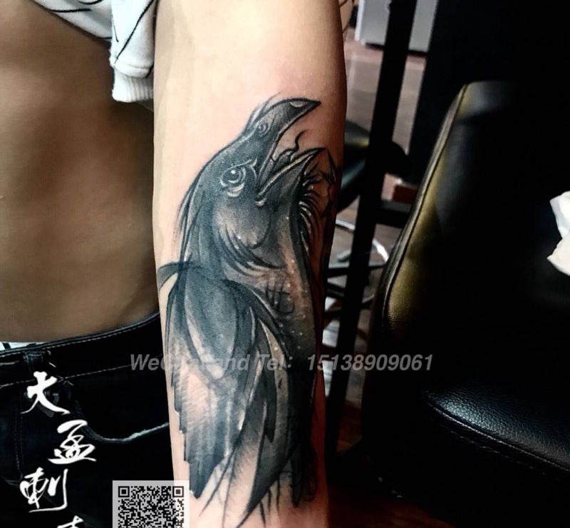 乌鸦遮盖旧纹身纹身图片_手臂纹身图案