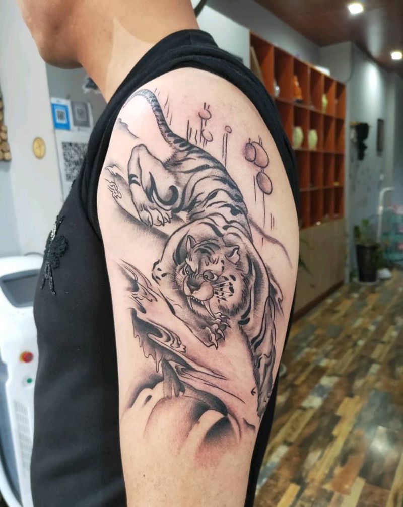 大脑斧纹身图片_手臂纹身图案