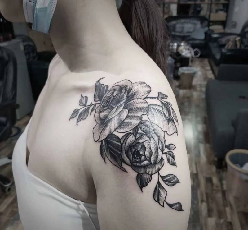 素花纹身图片_肩部纹身图案