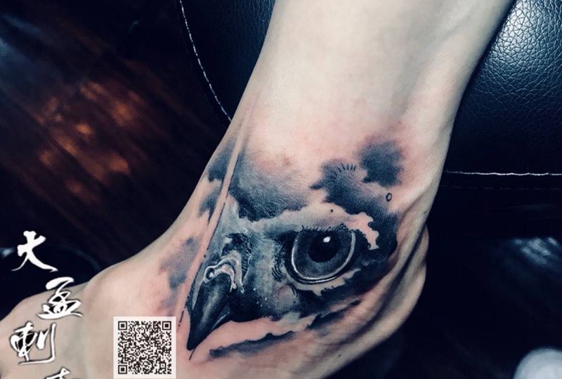 脚环疤痕遮盖纹身图片_脚部欧美写实纹身图案