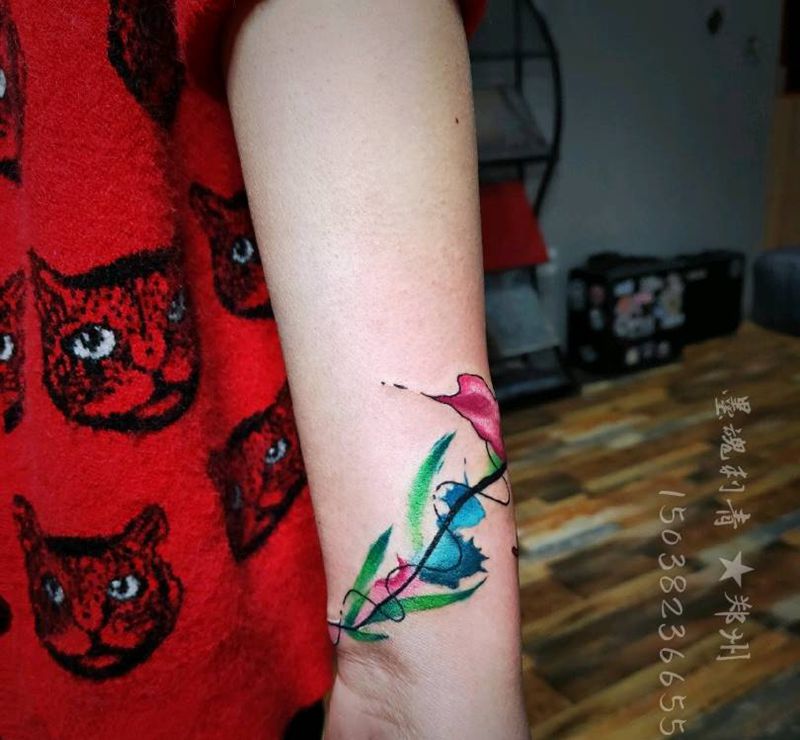 遮盖伤疤纹身图片_手臂水彩纹身图案