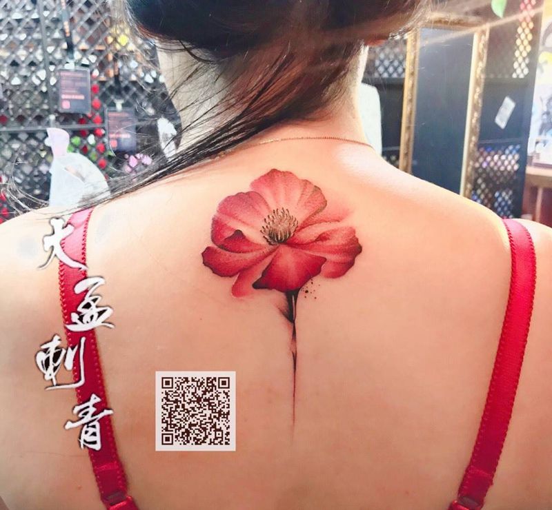罂粟花纹身图片_背部纹身图案