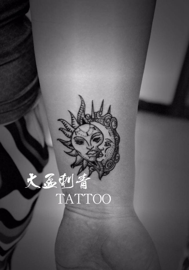 太阳月亮纹身图片_成品原创纹身图案