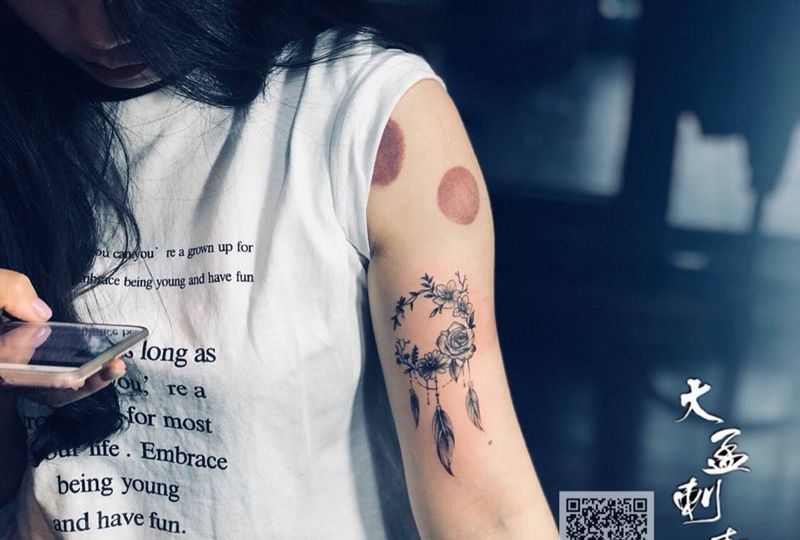 花环羽毛小清新纹身图片_成品原创清新纹身图案